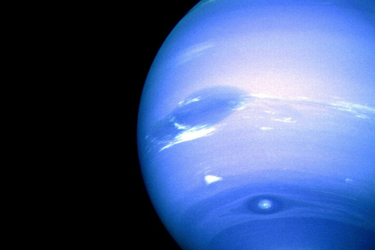 nettuno, tempesta, macchia scura
