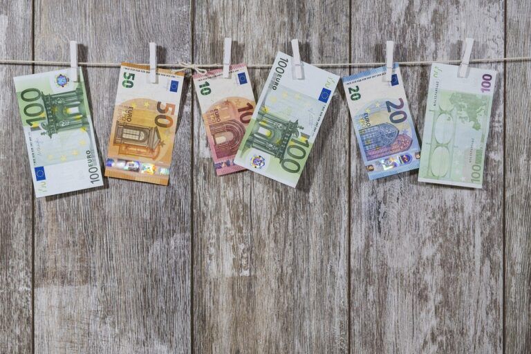 I soldi possono effettivamente comprare la felicità
