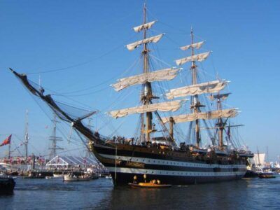 Amerigo Vespucci: lo splendido vascello festeggia il suo 90° compleanno