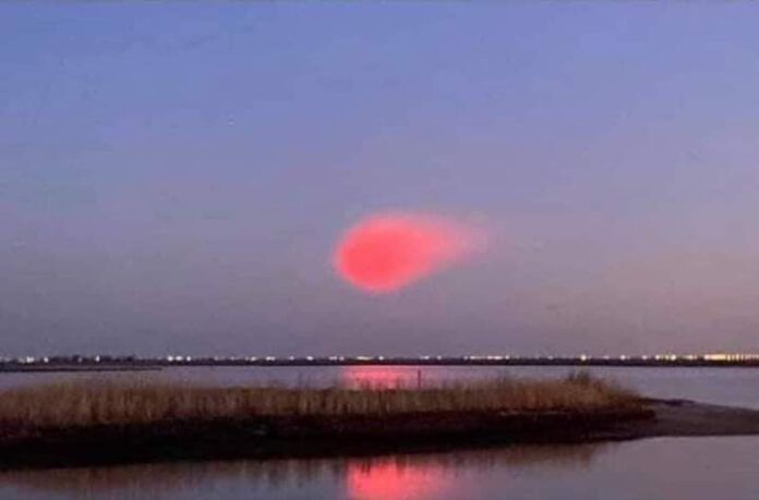 Nuvola rossa, mistero, NASA, esperimento atmosferico
