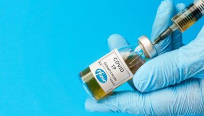 vaccini-pfizer-tre-dosi-immunità