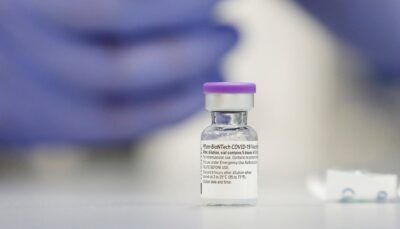 pfizer-efficacia-vaccino-diminuita