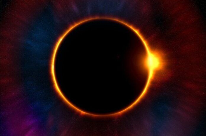 spazio grande eclissi solare