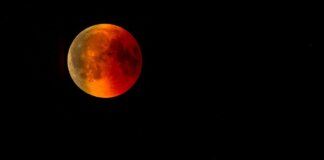 eclissi totale di luna il 16 maggio
