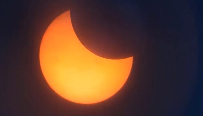 eclissi solare parziale