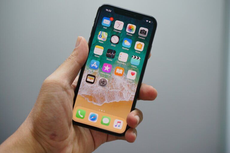 iPhone Apple