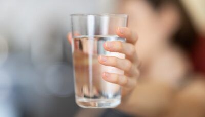 acqua-bere-poca-giorno