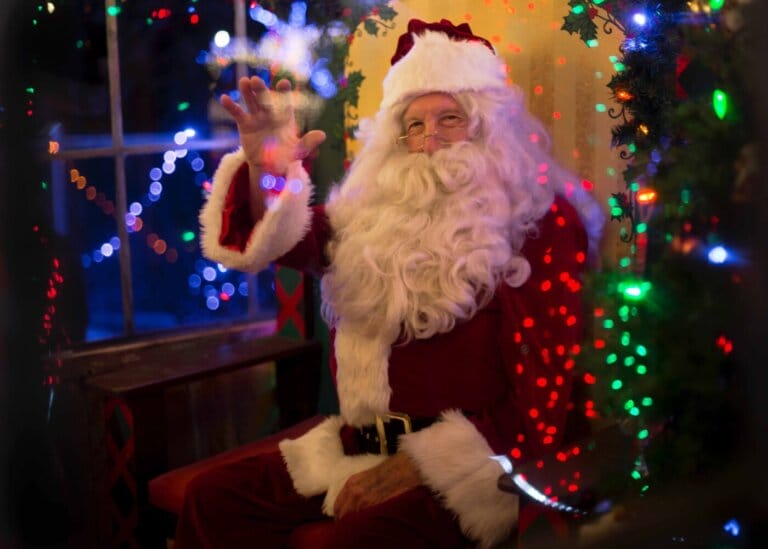 Trasforma la tua passione per Babbo Natale in un guadagno di 130 euro a servizio