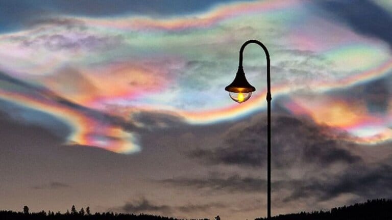 nuvole arcobaleno cieli artici