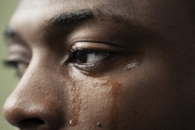 lacrime umane aggressività