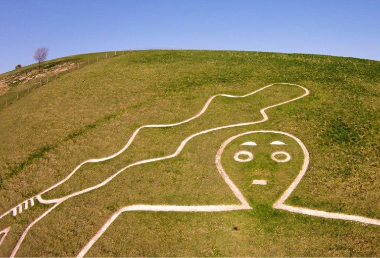 Il Gigante di Cerne Abbas rivela un mistero millenario: potrebbe rappresentare Ercole