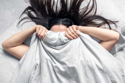 dormire capelli bagnati