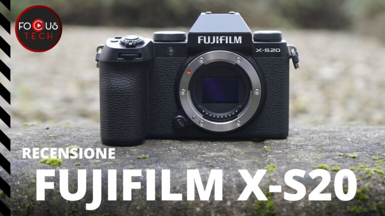 FUJIFILM X-S20