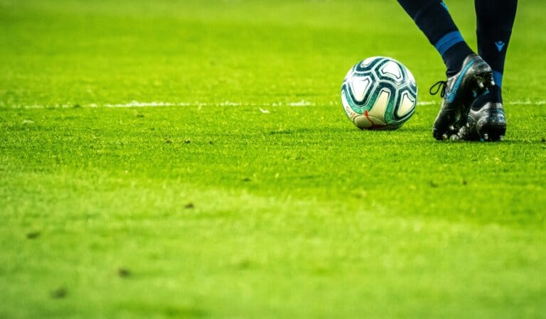 Calcio, pro e contro dell’utilizzo della tecnologia in campo