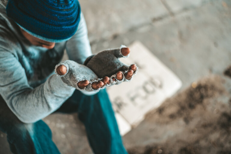 povertà cervello comportamento