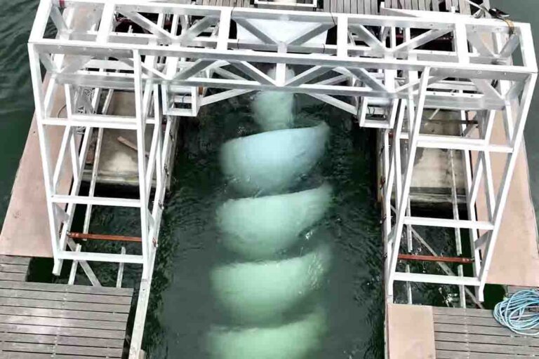turbina a vite plastica energia maree