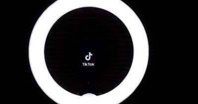 tiktok-soggezione-danni-salute