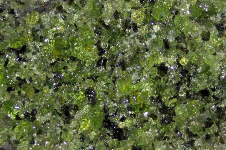 Il Peridoto: Significato, Storia e Proprietà
