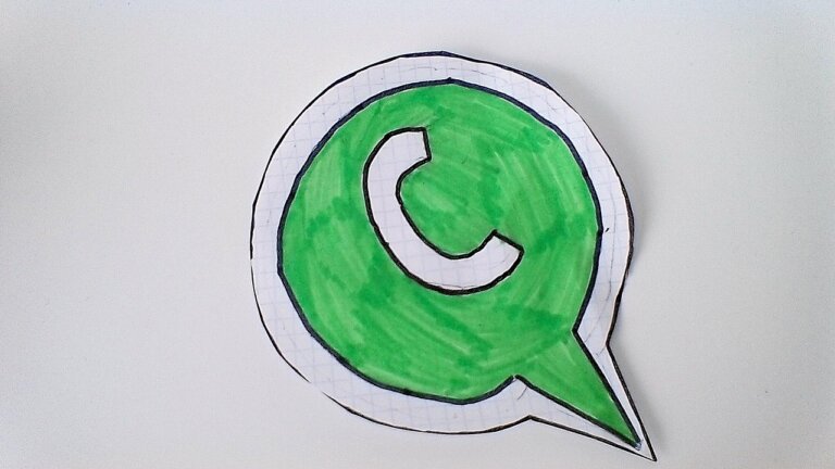 WhatsApp e la terza spunta blu: verità o bufala?