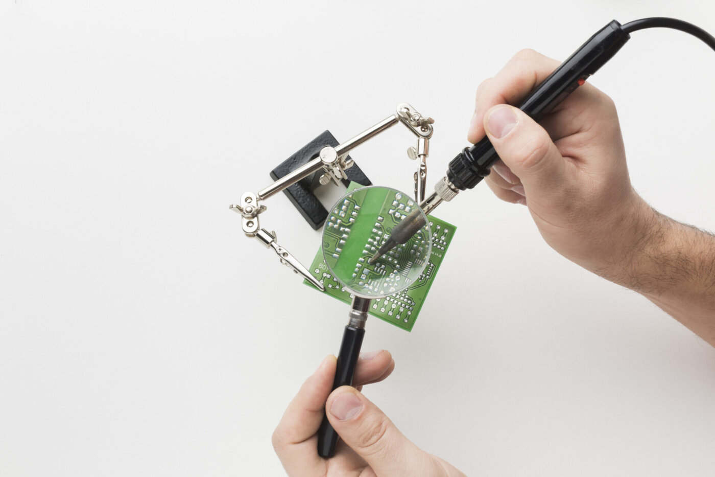 Guida completa alla progettazione delle schede elettroniche personalizzate: le best practice da conoscere