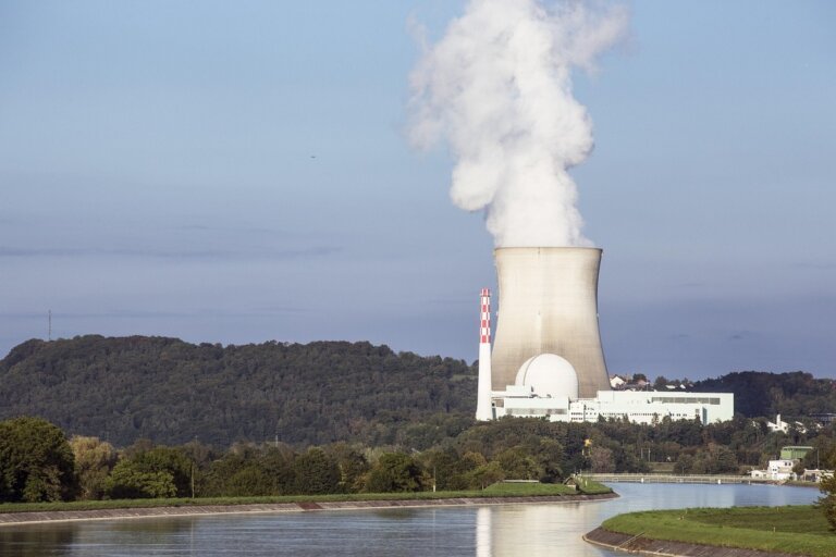 uranio bomba nucleare