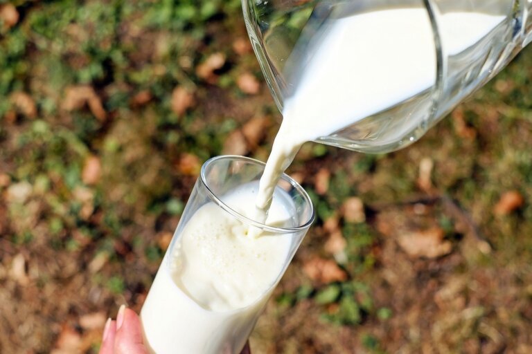 latte idrata più acqua