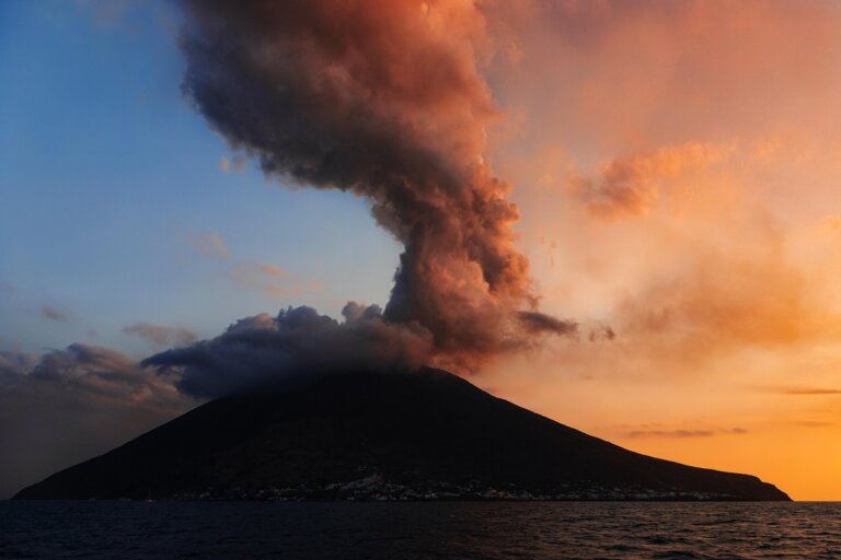giant blob eruzioni vulcaniche