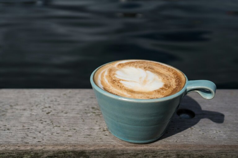 caffeina mattino umore
