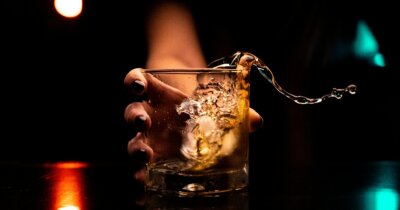 alcol-danni-batteri-salute