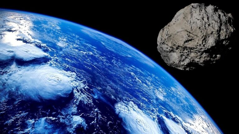 Un asteroide ha sfiorato la Terra a 430 km: scoperto solo dopo