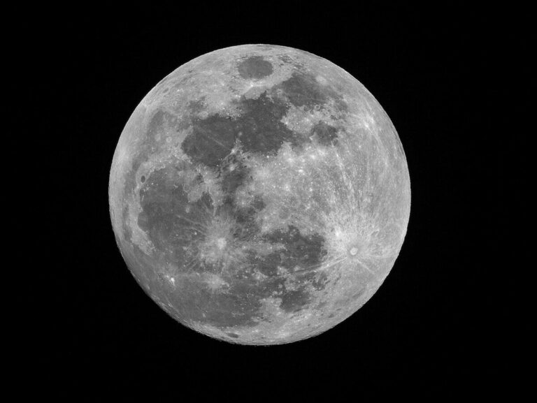 impatto lunare detriti materiale radioattivo