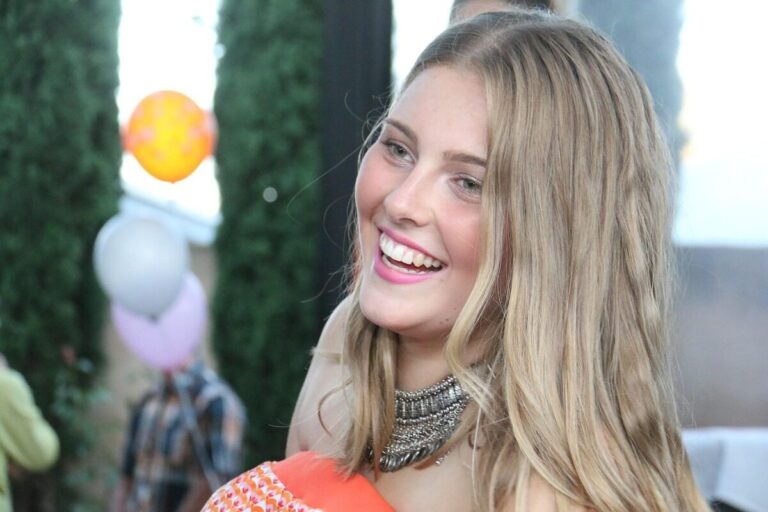volti sorridenti fidare