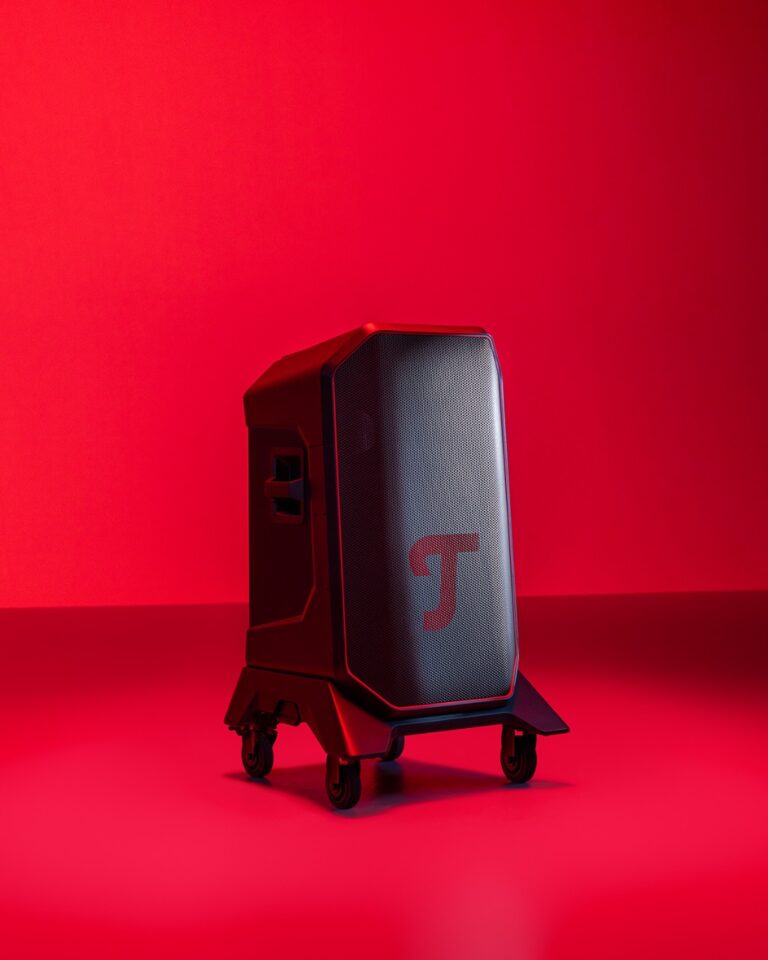 Teufel Rockster 2: il nuovo speaker Bluetooth che unisce potenza sonora e spettacolo visivo