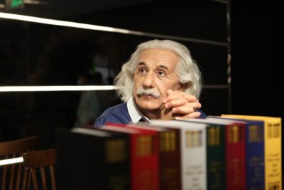 velocità della luce, regola di Einstein