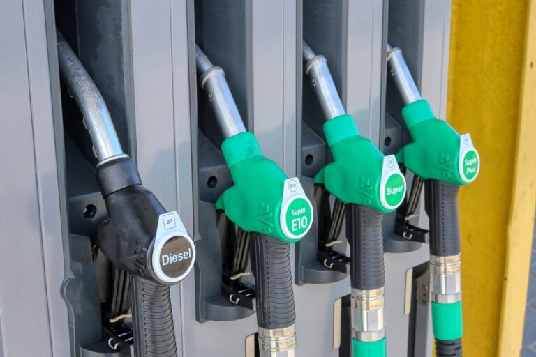 risparmiare carburante consigli