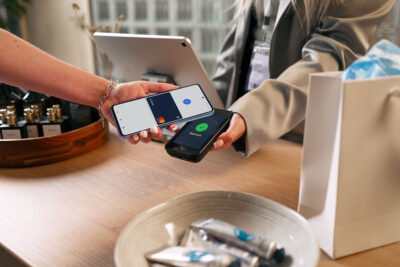 Adyen: il 34% degli italiani usa già l'AI per fare shopping online