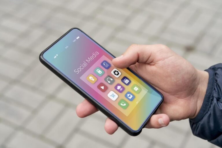 smartphone cervello 7 abitudini