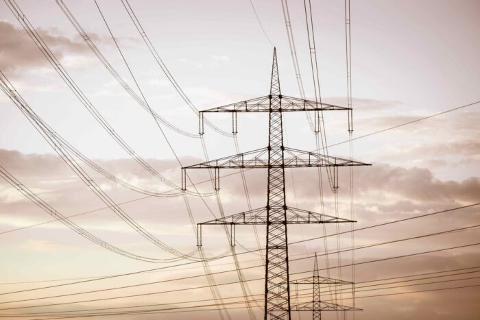 Energia elettrica, tra rincari e consumi: il ruolo degli strumenti digitali