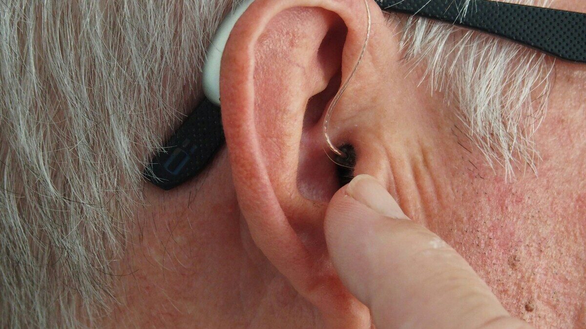 apparecchi acustici demenza